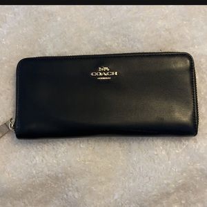 Wallet Coach And michael kors passport holder